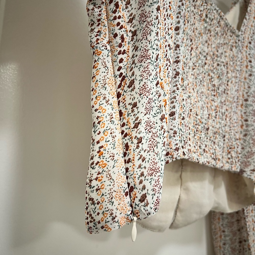Molly Green Floral Crop Top - Picture 9 of 10